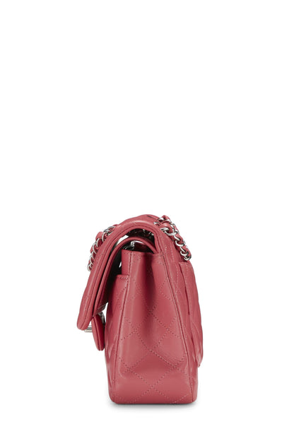 Chanel, Petit sac à rabat classique en cuir d'agneau matelassé rose d'occasion, rose