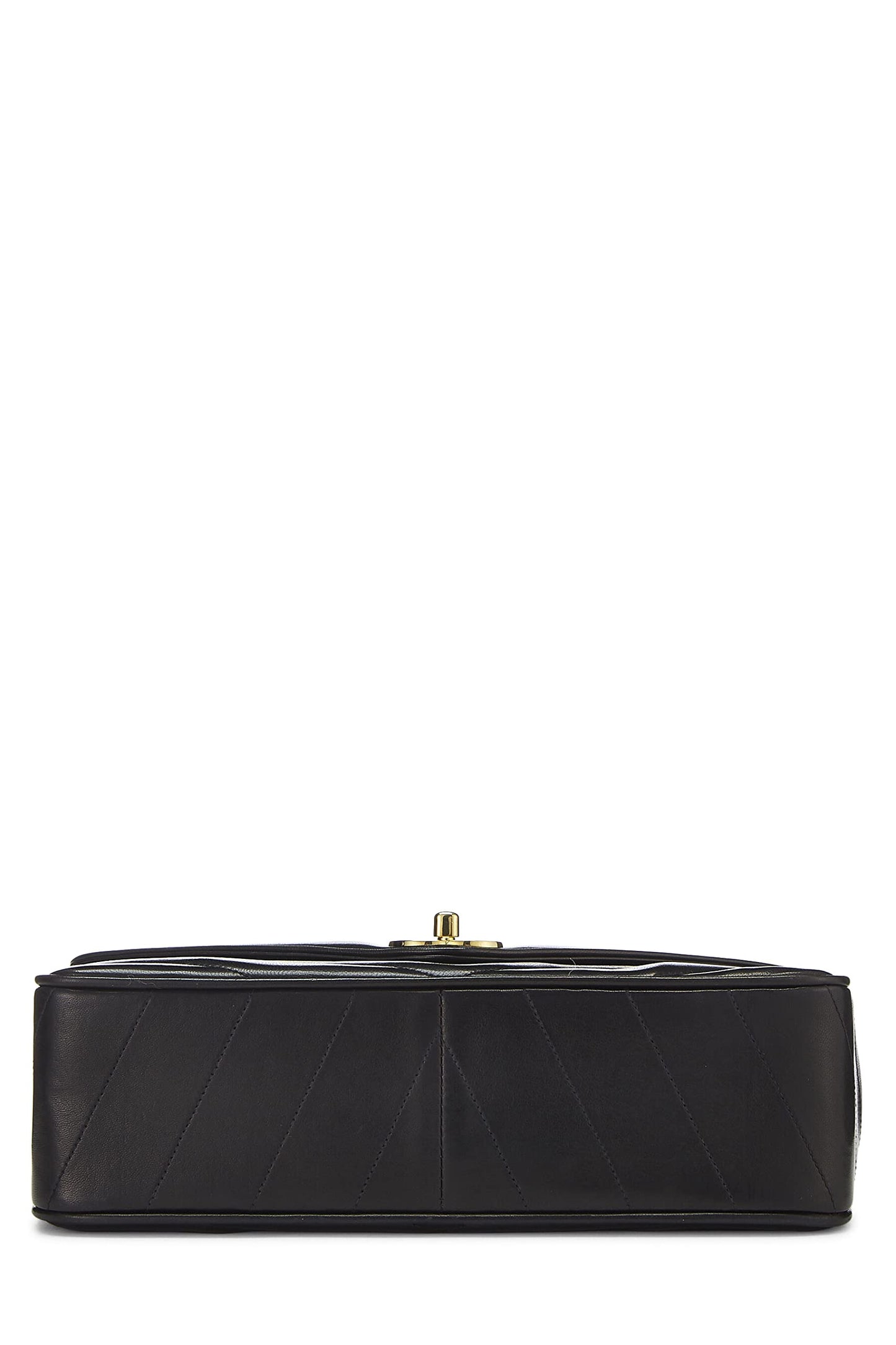 Chanel, Pre-Loved Black Chevron Lambskin Envelope Flap Medium, Black