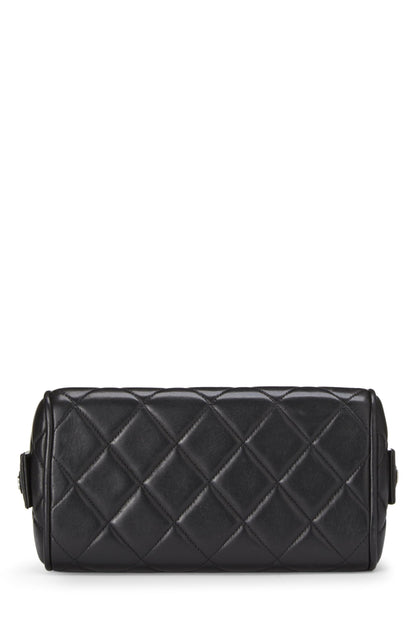 Chanel, Tocador pequeño Pre-Loved de piel de cordero acolchado en negro, Negro