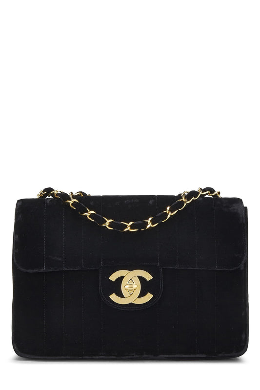 Chanel, sac à main Jumbo à demi-rabat vertical en velours noir d'occasion, noir