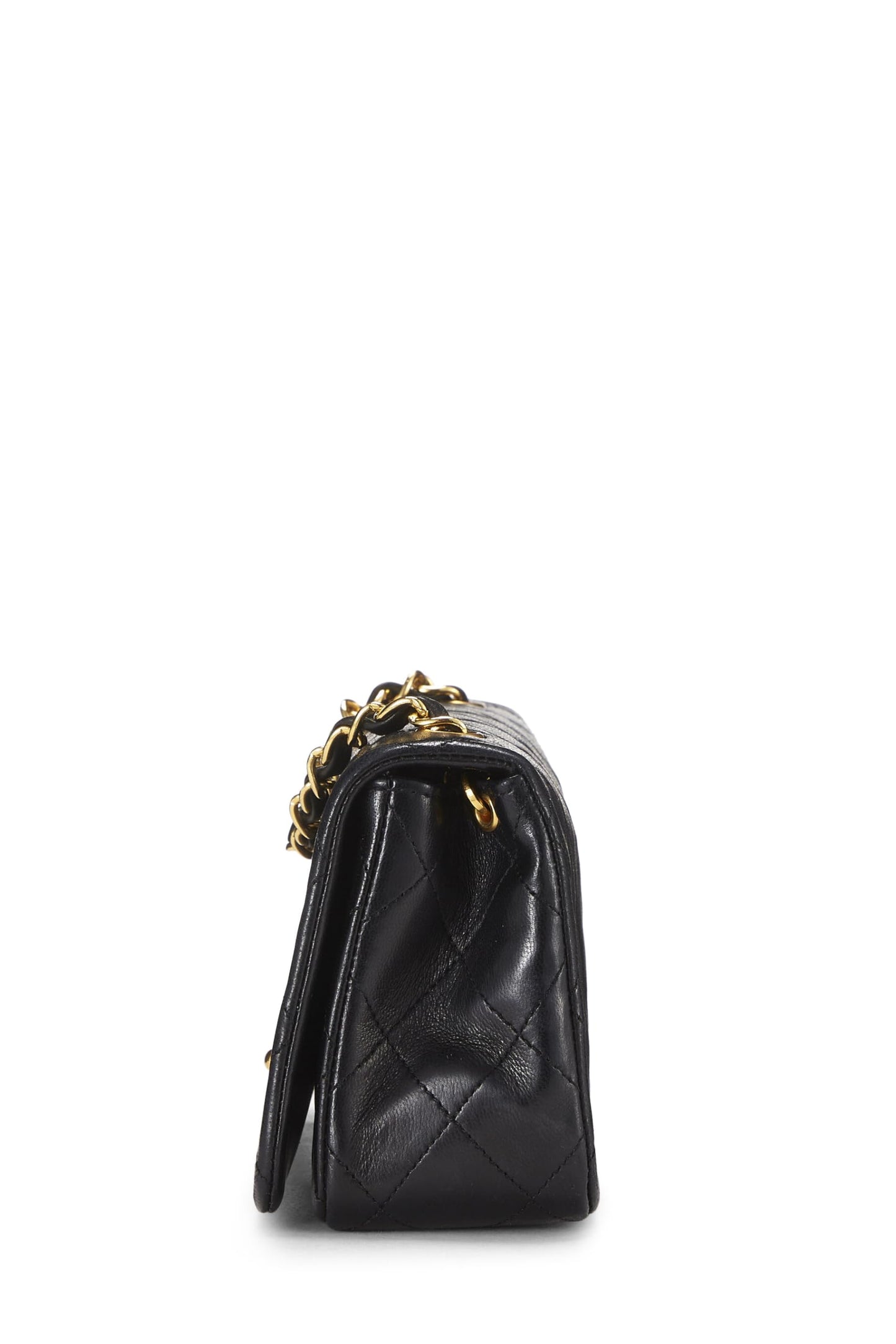 Chanel, Mini sac à rabat en cuir d'agneau matelassé noir d'occasion, noir