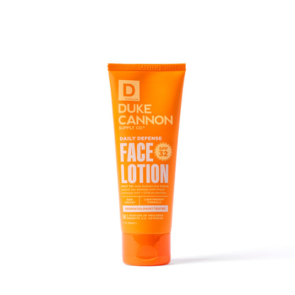 Loción facial protectora diaria con FPS de Duke Cannon Supply Co.