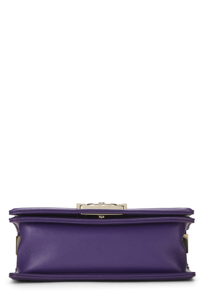 Chanel, petit sac Boy en cuir d'agneau à chevrons violet d'occasion, violet