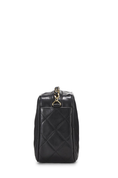 Chanel, Mini bolso para cámara CC Diamond de piel de cordero negra Pre-Loved, Negro