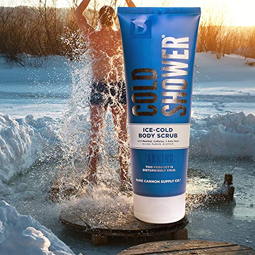 Exfoliante corporal helado Duke Cannon Cold Shower de 8 oz, exfoliante con mentol y cafeína, aloe vera, espesantes de origen vegetal y glicerina para una hidratación refrescante