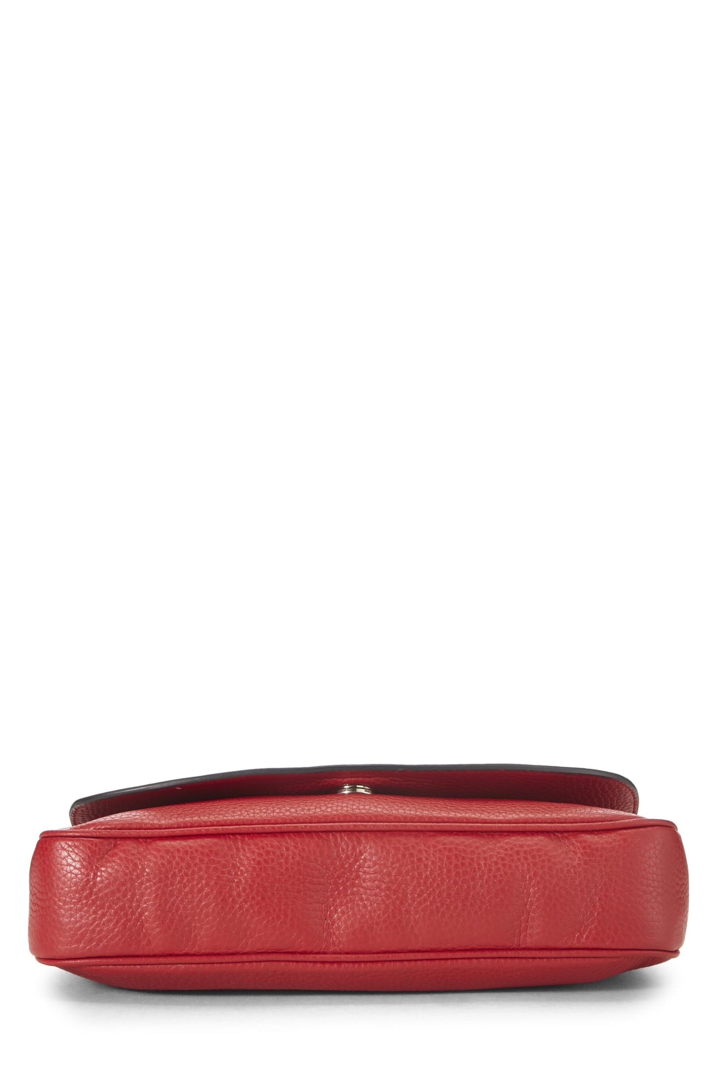 Gucci, bolso bandolera Soho de piel granulada roja con solapa y cadena, usado, rojo