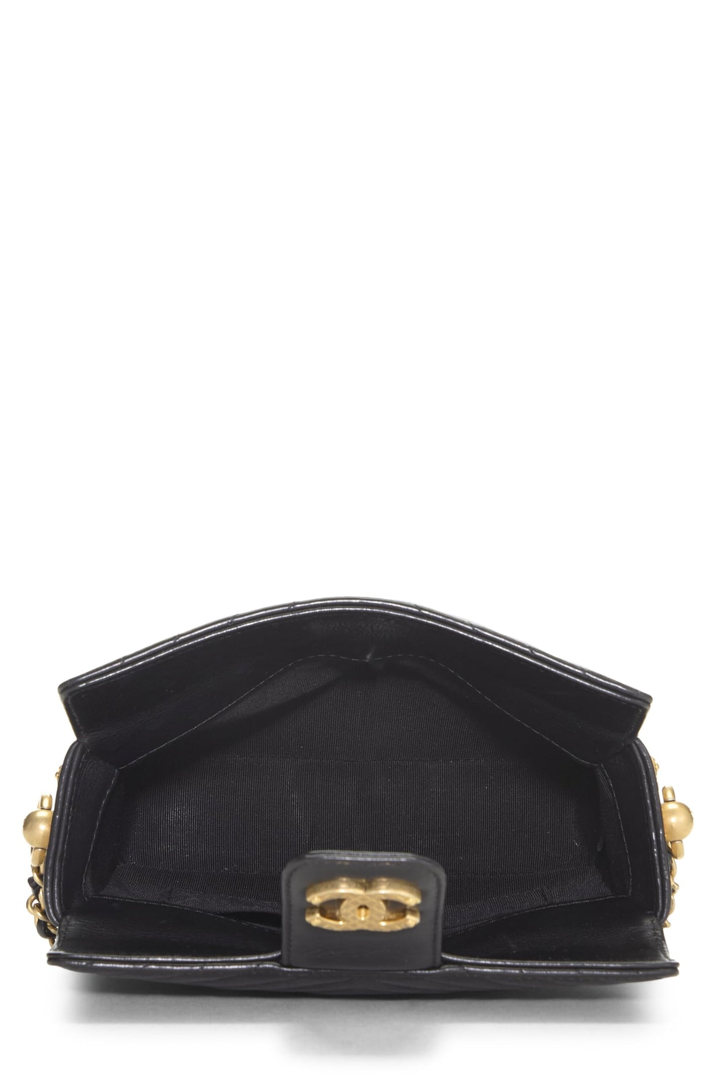 Chanel, Pre-Loved Paris-Cosmopolite Piel de becerro Chevron negra Rock the Corner Minaudiere, Negro