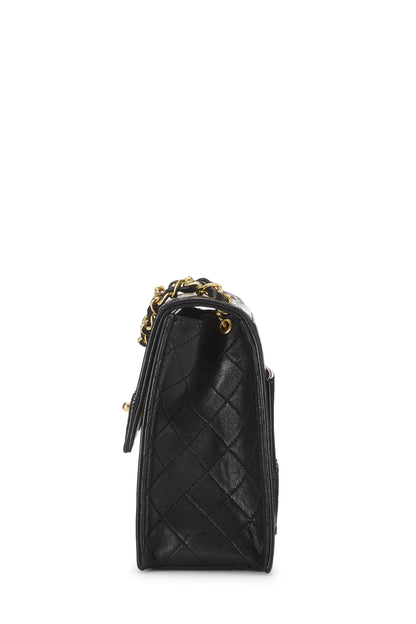 Chanel, Bolso trapezoidal de piel de cordero acolchado negro Pre-Loved, Negro