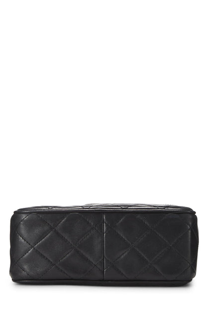 Chanel, Mini sac photo en cuir d'agneau noir Diamond CC d'occasion, noir