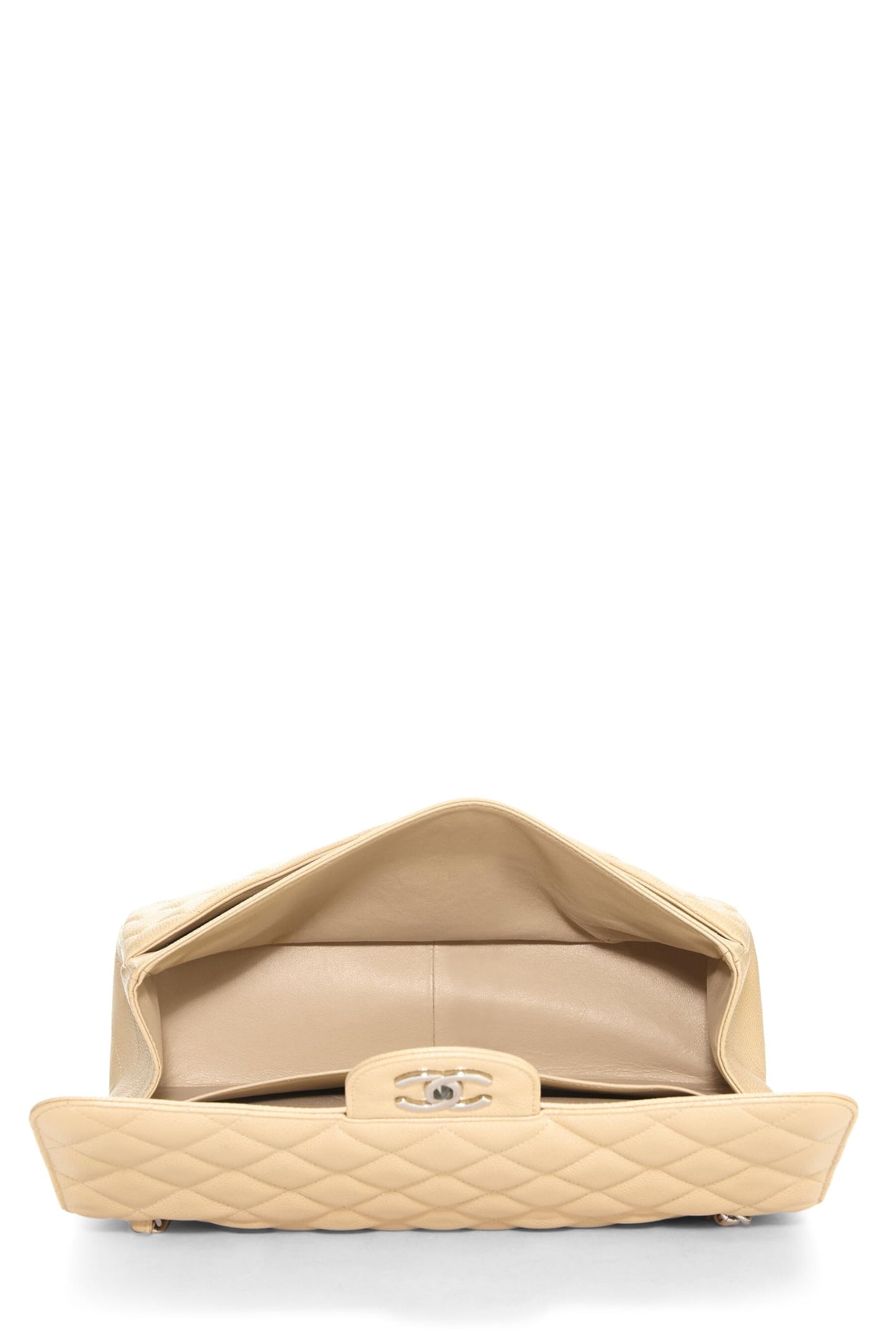 Chanel, sac à main jumbo à double rabat matelassé beige caviar, neuf et d'occasion, beige