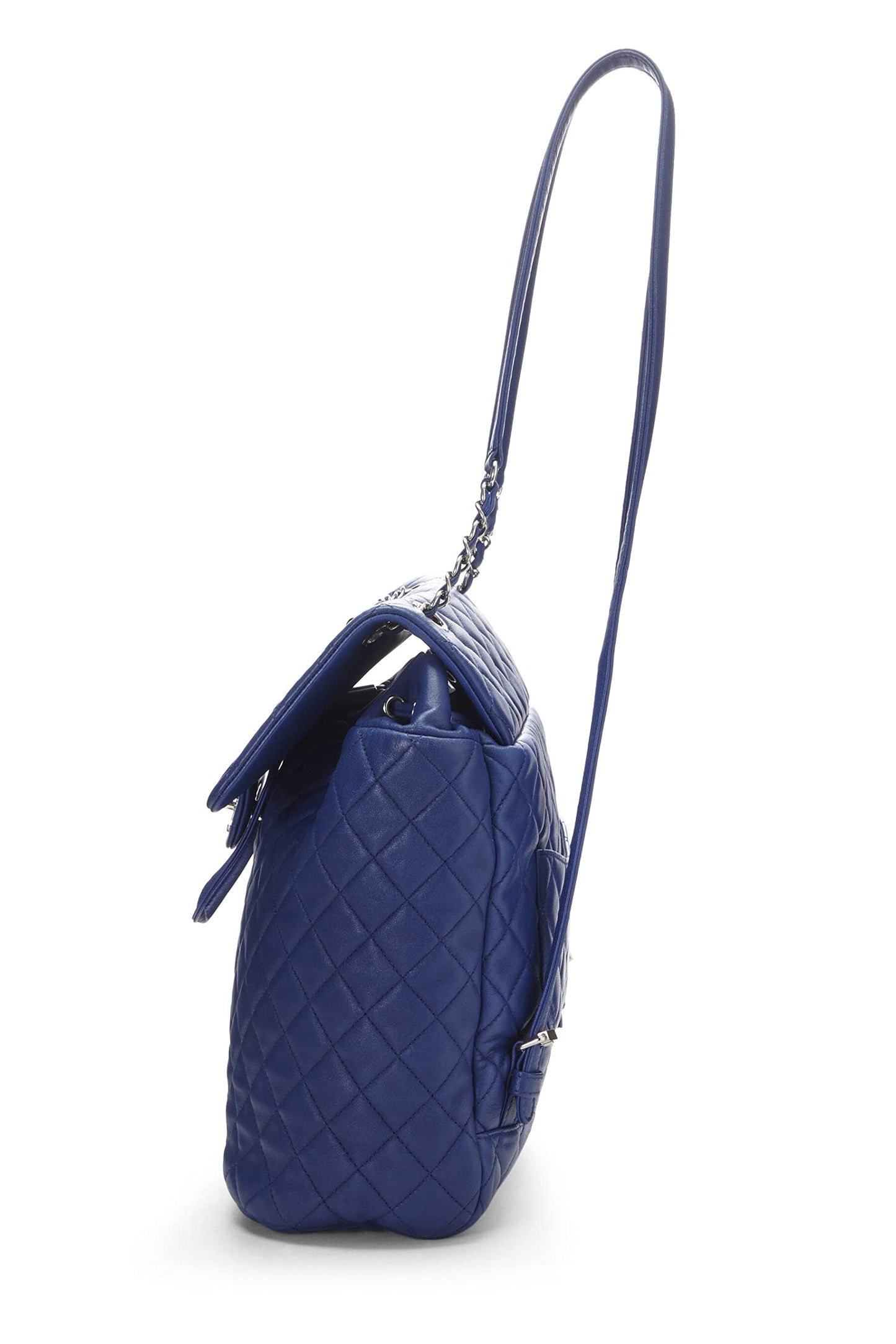 Chanel, Mochila pequeña Urban Spirit de piel de cordero acolchada azul Pre-Loved, Azul marino