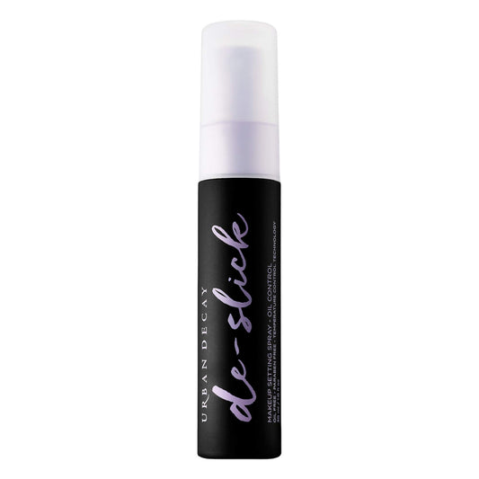 Urban Decay De-Slick Spray fijador de maquillaje matificante para rostro (tamaño de viaje), impermeable, a prueba de manchas, control de aceite y brillo, para pieles mixtas grasas, sin aceite, vegano, sin crueldad - 1 fl oz