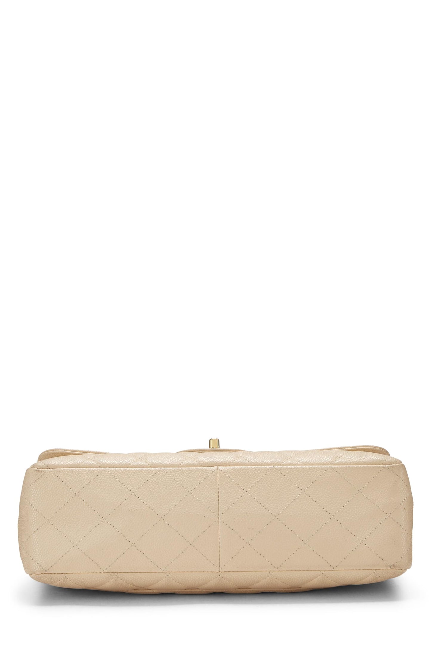 Chanel, sac à rabat jumbo matelassé beige caviar neuf classique d'occasion, beige