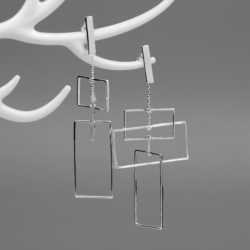 Three-dimensional square earrings