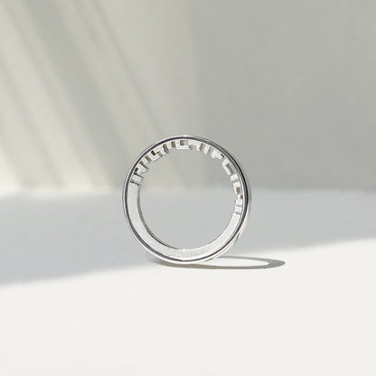 Anillo sencillo de diseño con interior liso para hombres y mujeres