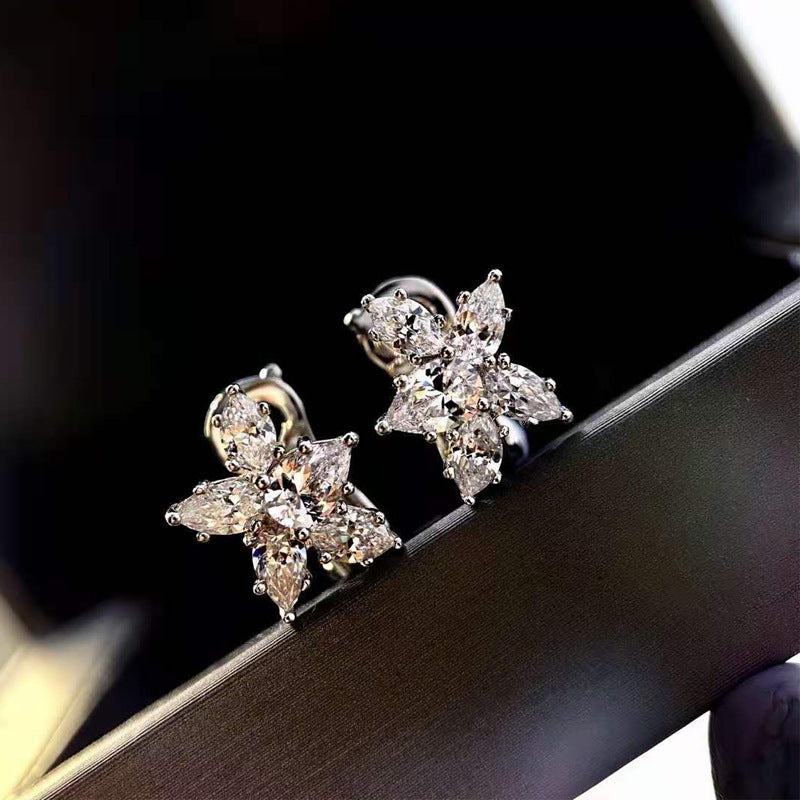 Small Brocade Bunch Simulation Diamond Stud Earrings 925 Silver