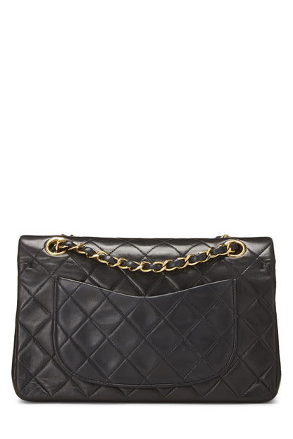 Chanel, Solapa doble clásica de piel de cordero acolchada negra Pre-Loved pequeña, Negro