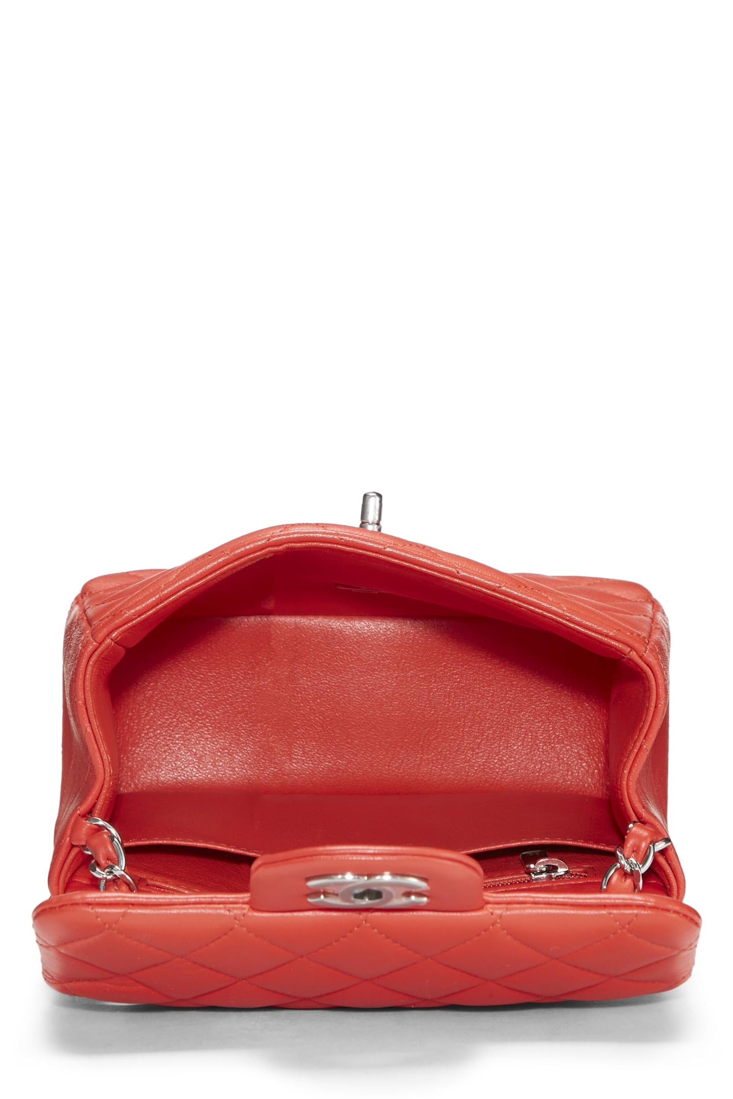 Chanel, Mini sac à rabat carré classique en cuir d'agneau matelassé rouge d'occasion, rouge