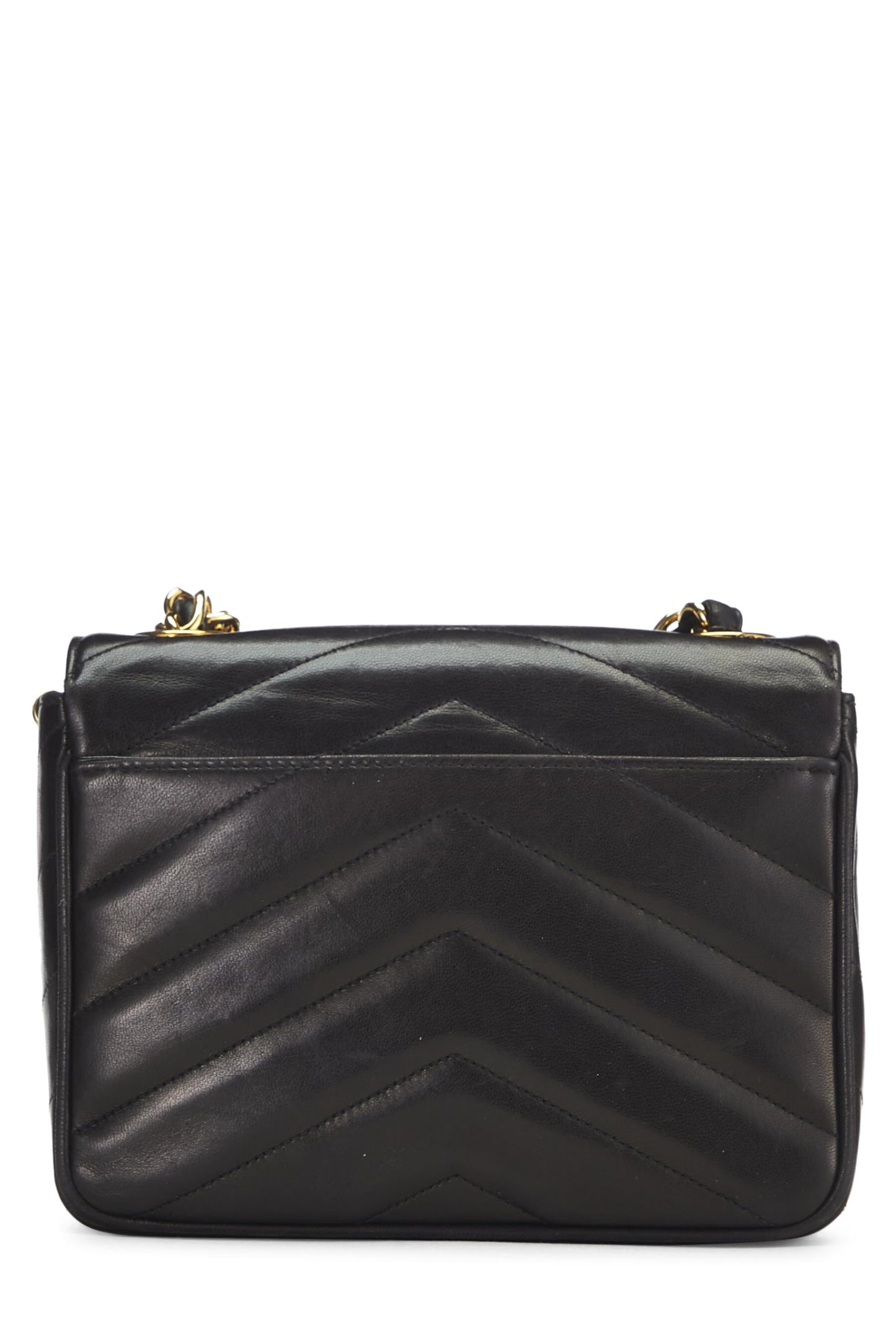 Chanel, Mini-sac enveloppe à rabat en cuir d'agneau à chevrons noir d'occasion, noir