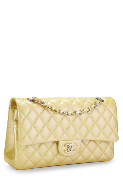 Chanel, sac à main classique à double rabat, taille moyenne, jaune irisé, d'occasion