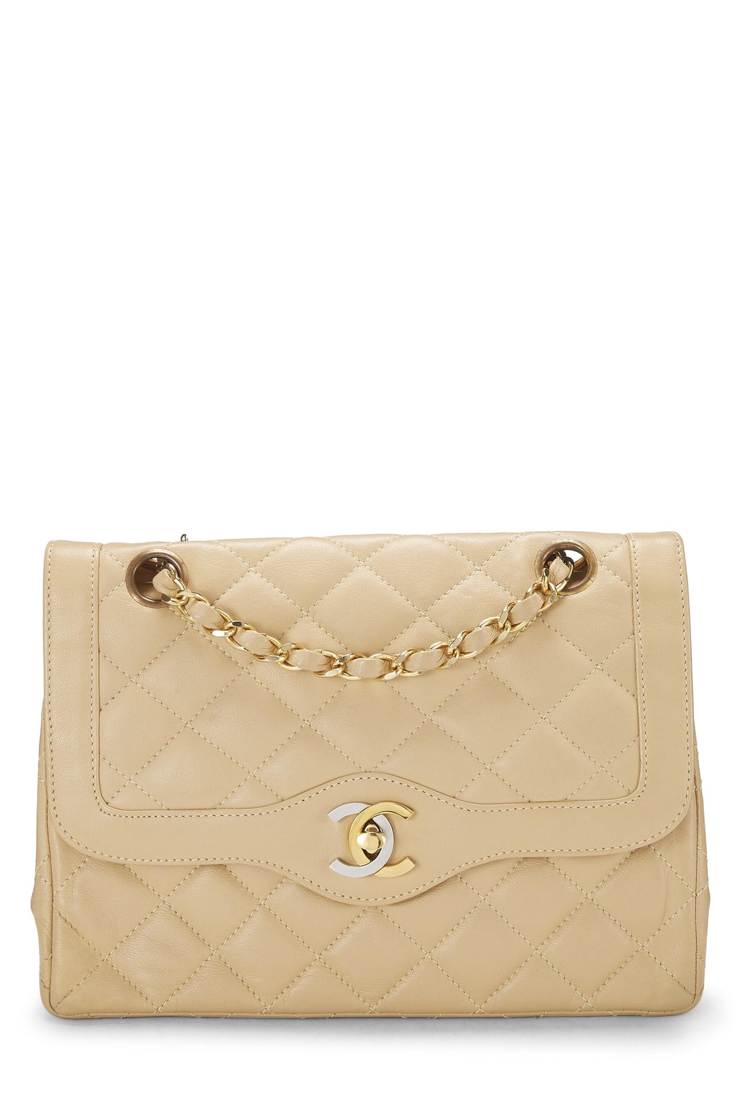 Chanel, Petit sac à rabat double en cuir d'agneau matelassé beige d'occasion, édition limitée Paris, beige