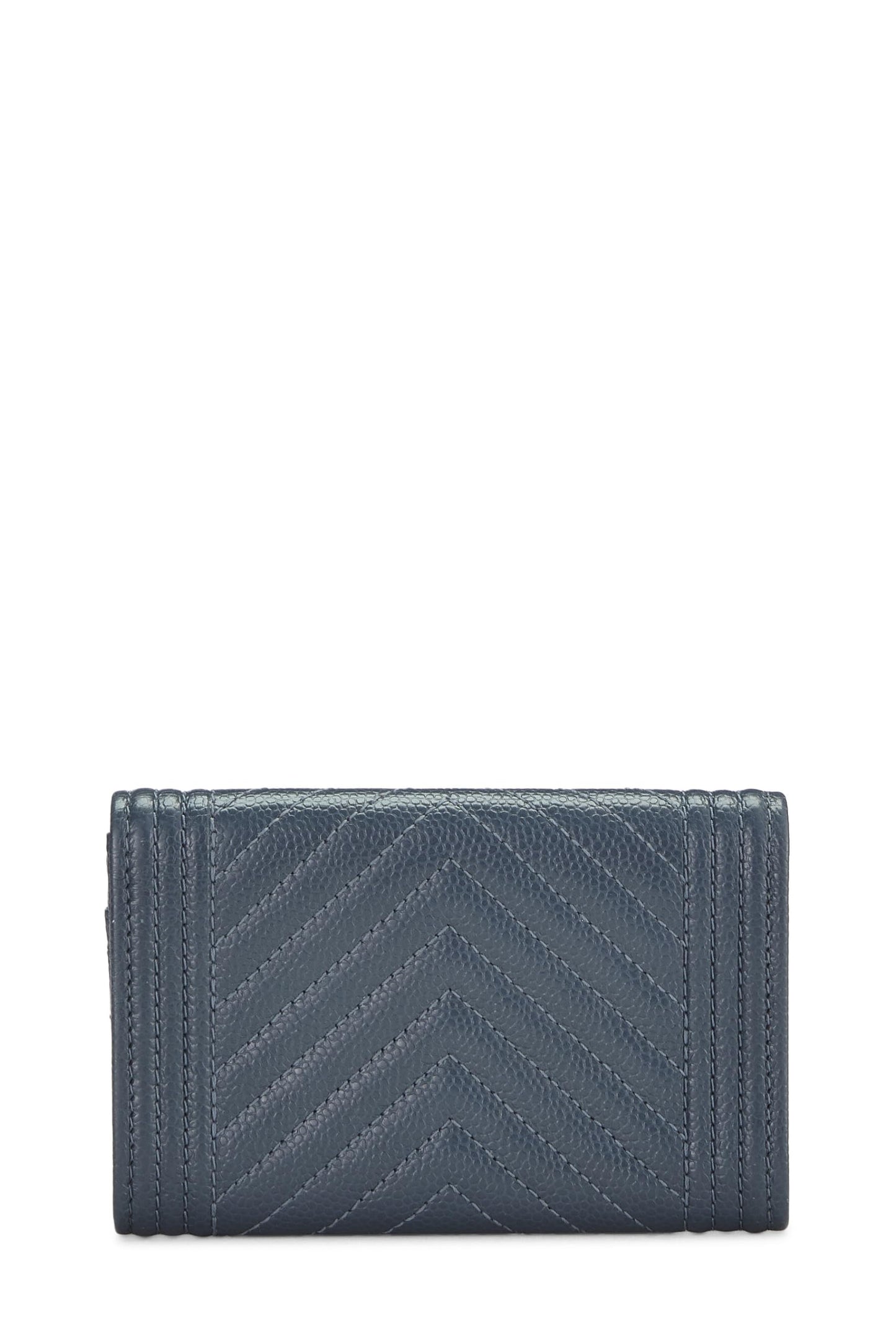 Chanel, porte-monnaie bleu caviar à chevrons pour garçon, d'occasion, bleu