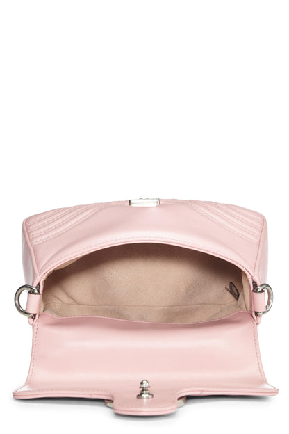 Gucci, Mini sac à main à rabat en cuir rose GG Marmont d'occasion, rose