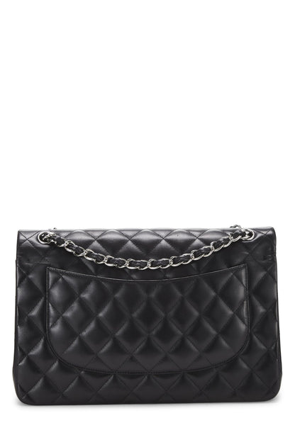 Chanel, sac à main jumbo à double rabat en cuir d'agneau matelassé noir d'occasion, noir