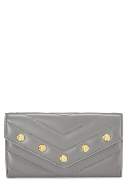 Chanel, portefeuille à clous en cuir d'agneau gris à chevrons d'occasion, gris