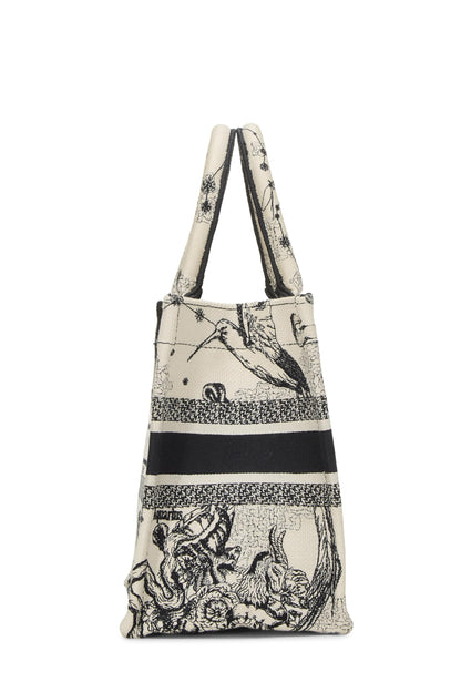 Dior, Sac fourre-tout en toile brodé Zodiac noir et blanc d'occasion, petit modèle, blanc