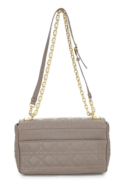 Dior, Sac Caro Medium en cuir de veau Cannage beige d'occasion, gris