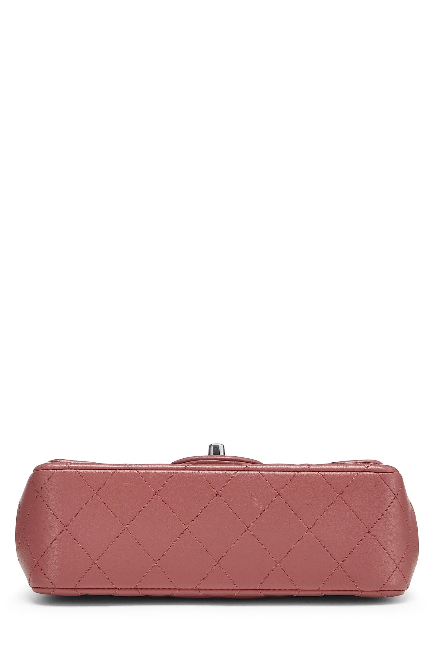 Chanel, Mini sac à rabat rectangulaire en cuir d'agneau matelassé rose d'occasion, rose