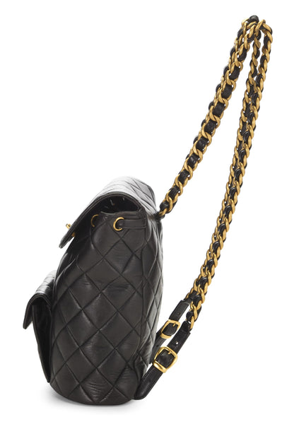 Chanel, Mochila clásica mediana 'CC' de piel de cordero acolchada negra Pre-Loved, Negro