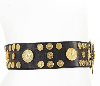 Chanel, Ceinture en cuir ornée de pièces noires d'occasion 70, Noir