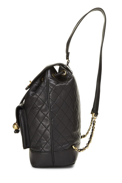 Chanel, Mochila grande de piel de cordero acolchada negra Pre-Loved, Negro