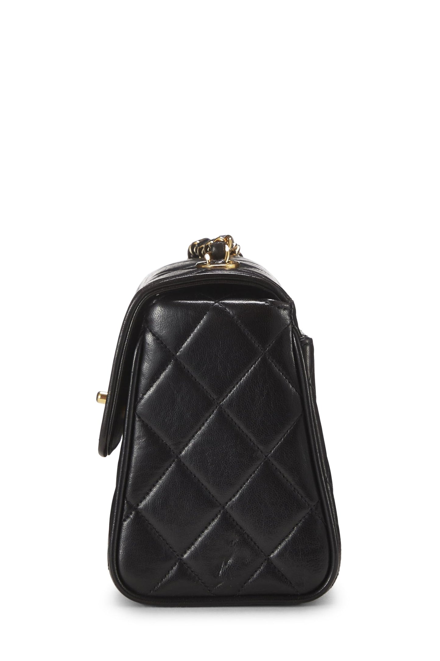 Chanel, Mini sac à rabat en cuir d'agneau matelassé noir d'occasion, noir