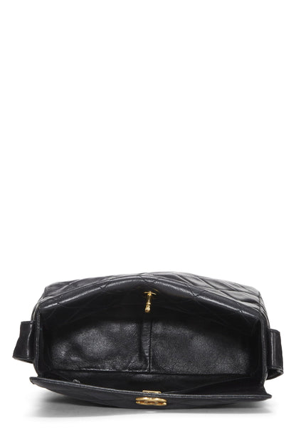 Chanel, Bolso de hombro de piel de cordero acolchado negro Pre-Loved, Negro