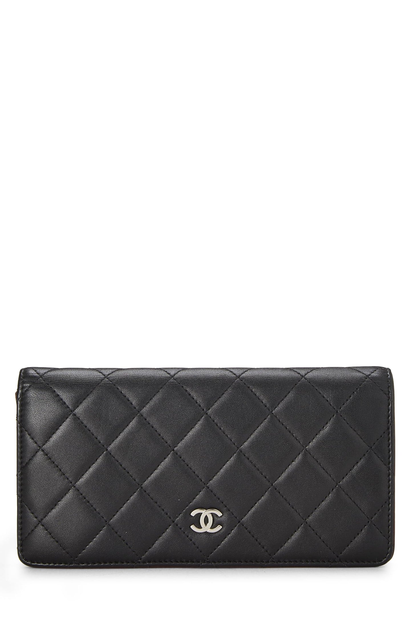 Chanel, portefeuille classique à long rabat en cuir d'agneau matelassé noir d'occasion, noir