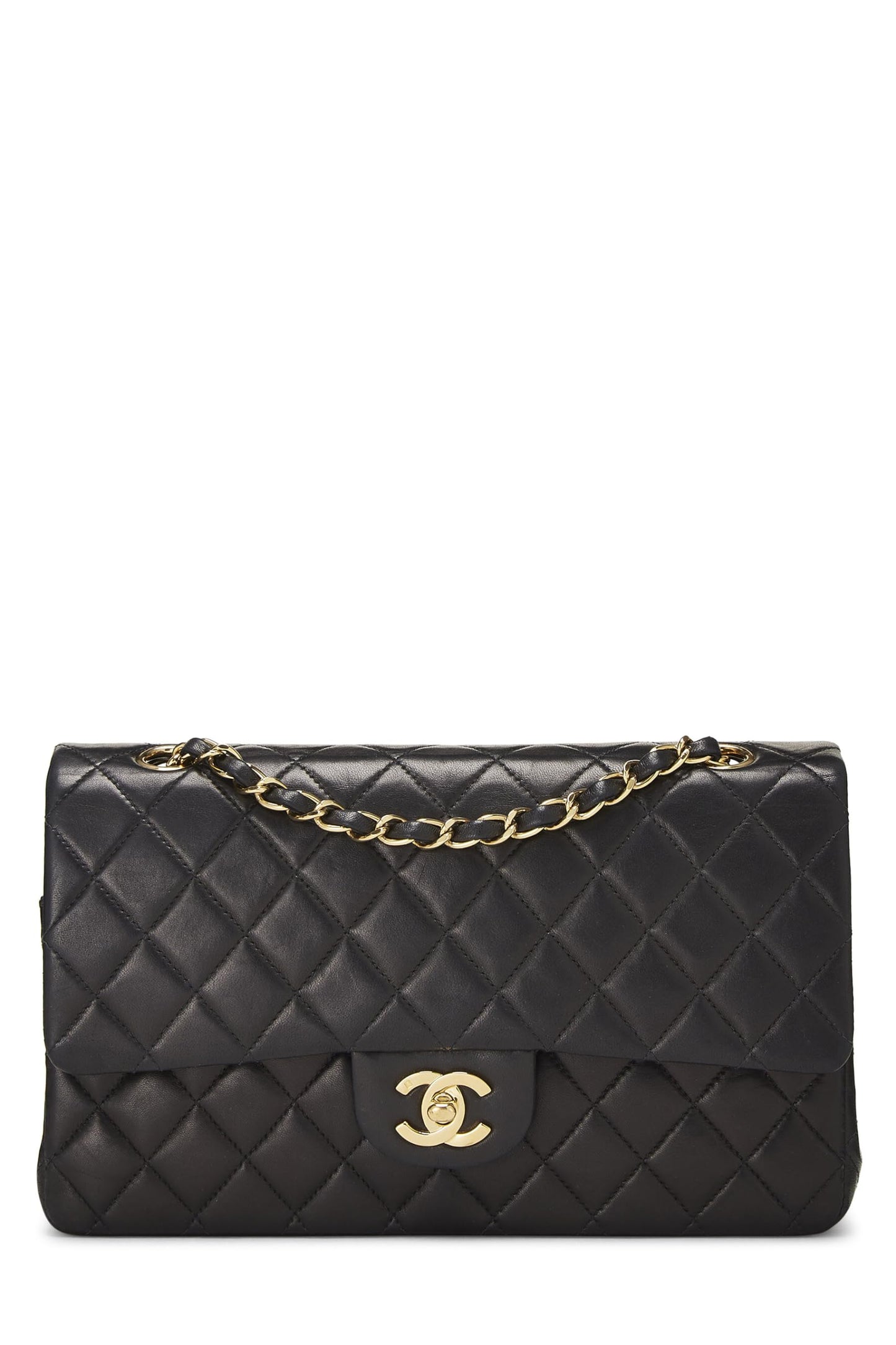 Chanel, sac à main classique à double rabat en cuir d'agneau matelassé noir de taille moyenne, noir