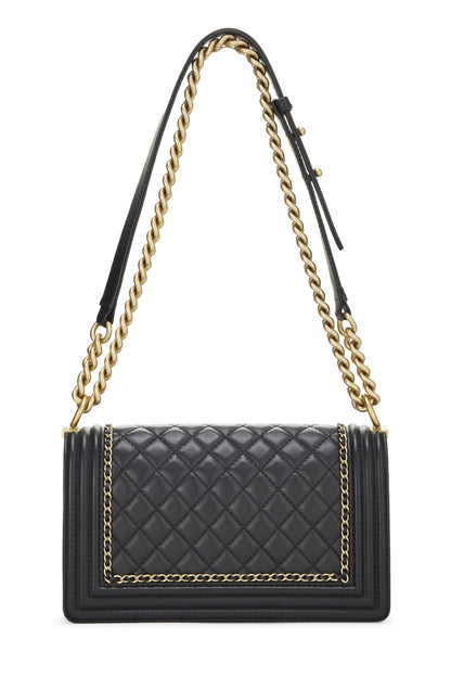 Chanel, sac à main Boy Medium en cuir d'agneau matelassé noir d'occasion avec chaîne, noir