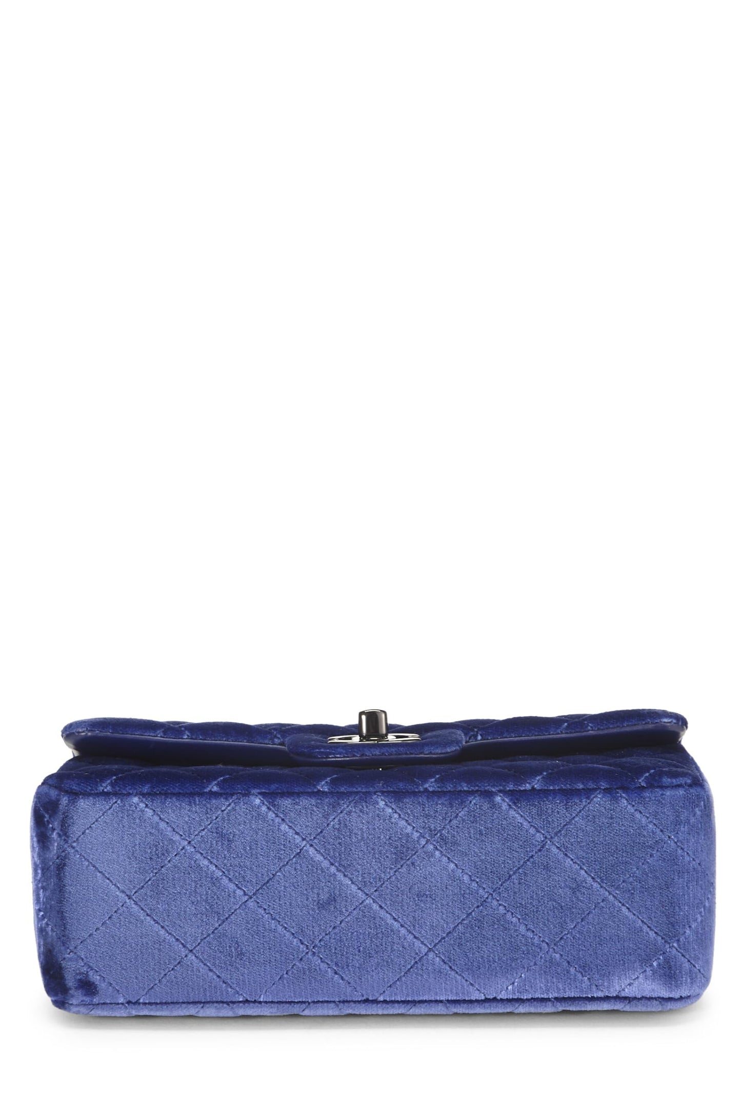 Chanel, Mini sac à rabat rectangulaire en velours violet d'occasion, bleu marine