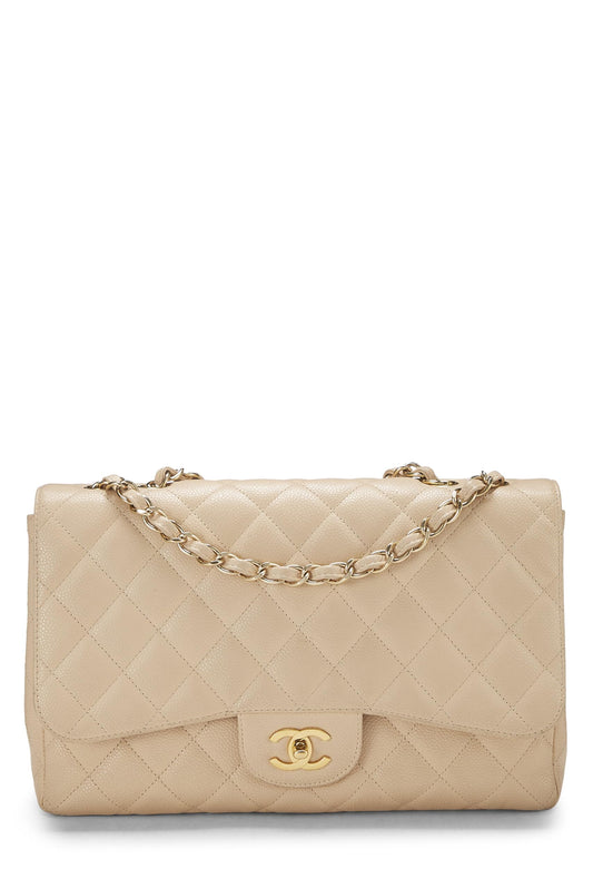 Chanel, sac à rabat jumbo matelassé beige caviar neuf classique d'occasion, beige