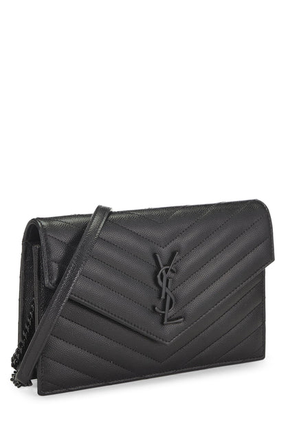 Yves Saint Laurent, Portefeuille enveloppe en cuir de veau grainé noir sur chaîne (WOC), noir