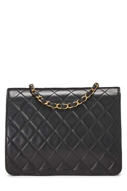 Chanel, Petit sac à rabat en cuir d'agneau matelassé noir d'occasion, noir