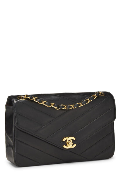 Chanel, Pre-Loved Black Diagonal Quilted Envelope Flap Small, Black