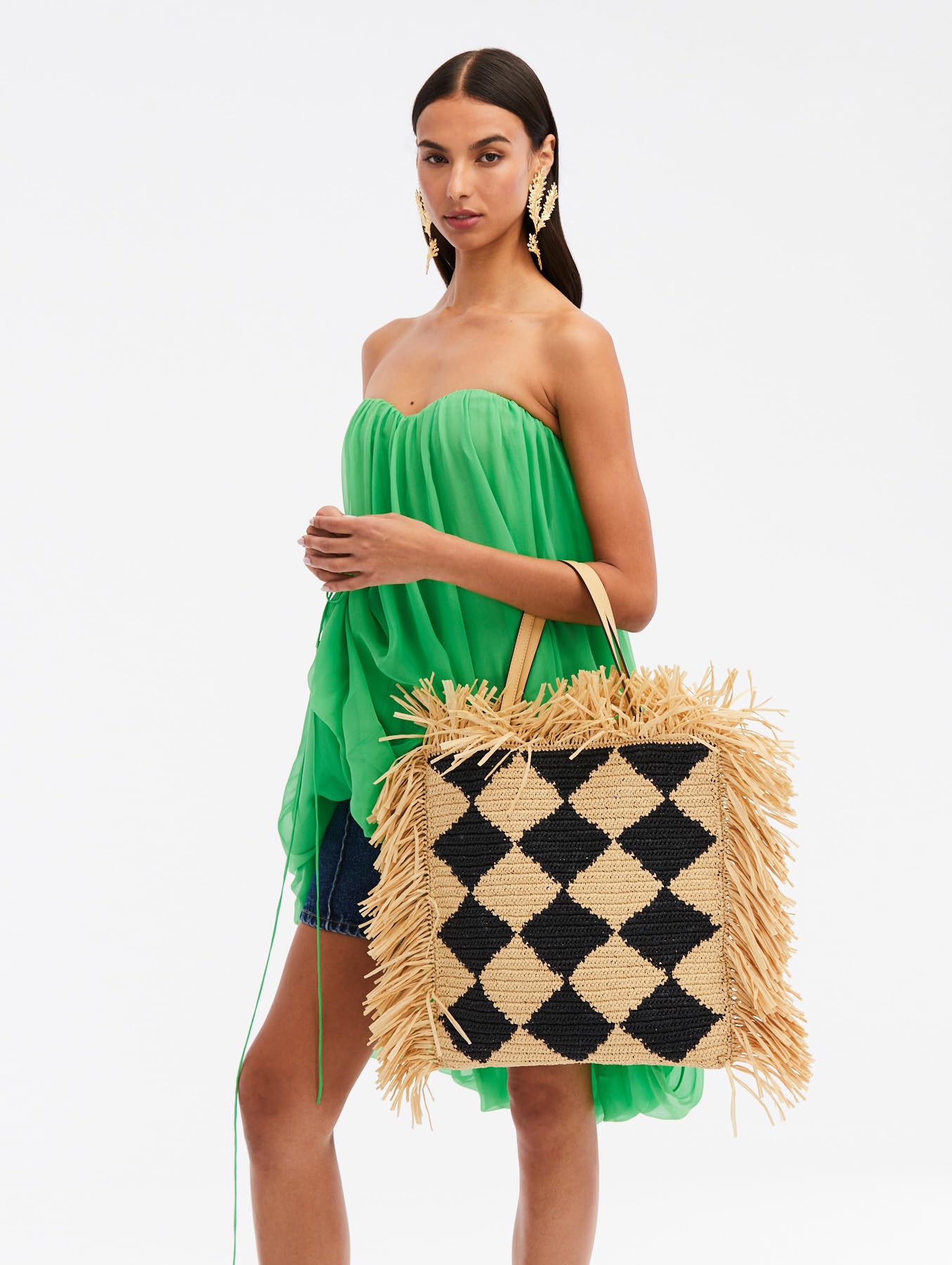 Oscar de la Renta, Tote plano de crochet de rafia a cuadros, Negro natural