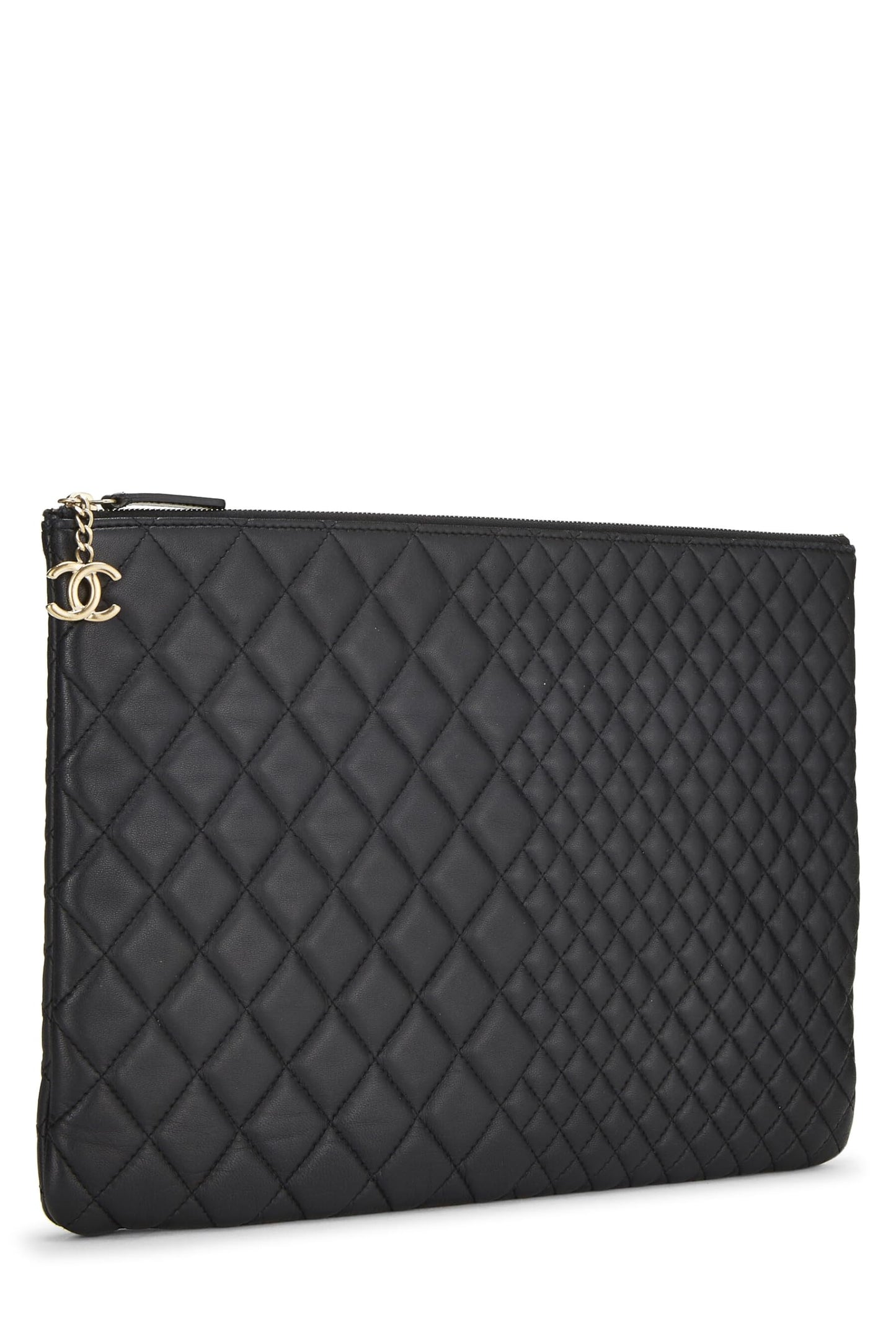 Chanel, Estuche grande con cremallera y piel de cordero acolchada en negro Pre-Loved, Negro