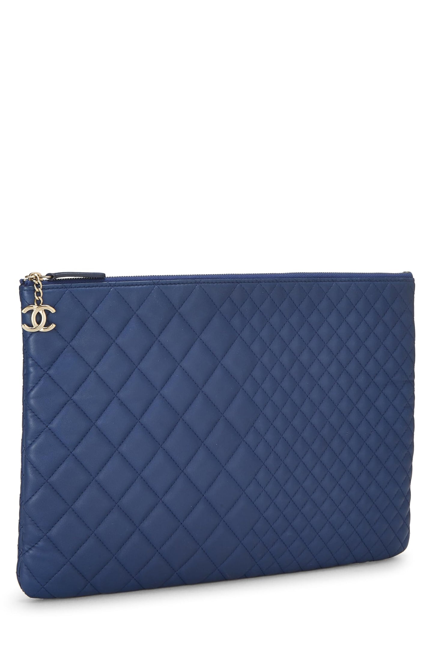 Chanel, pochette en cuir d'agneau matelassé bleu, grande taille, d'occasion