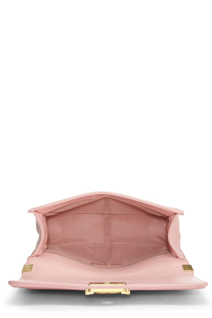 Chanel, sac Boy tissé rose et blanc de taille moyenne, rose