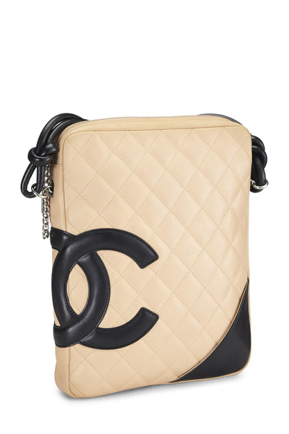 Chanel, sac à bandoulière Cambon Ligne en cuir de veau matelassé beige, grand modèle, beige